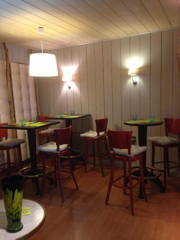 Hotel La Tour D'Auvergne Pont-l'Abbe Ruang foto