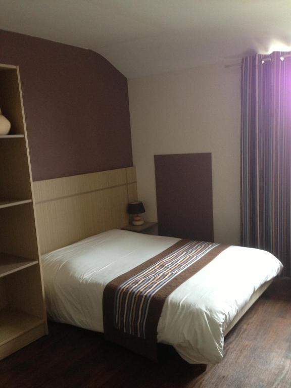 Hotel La Tour D'Auvergne Pont-l'Abbe Ruang foto